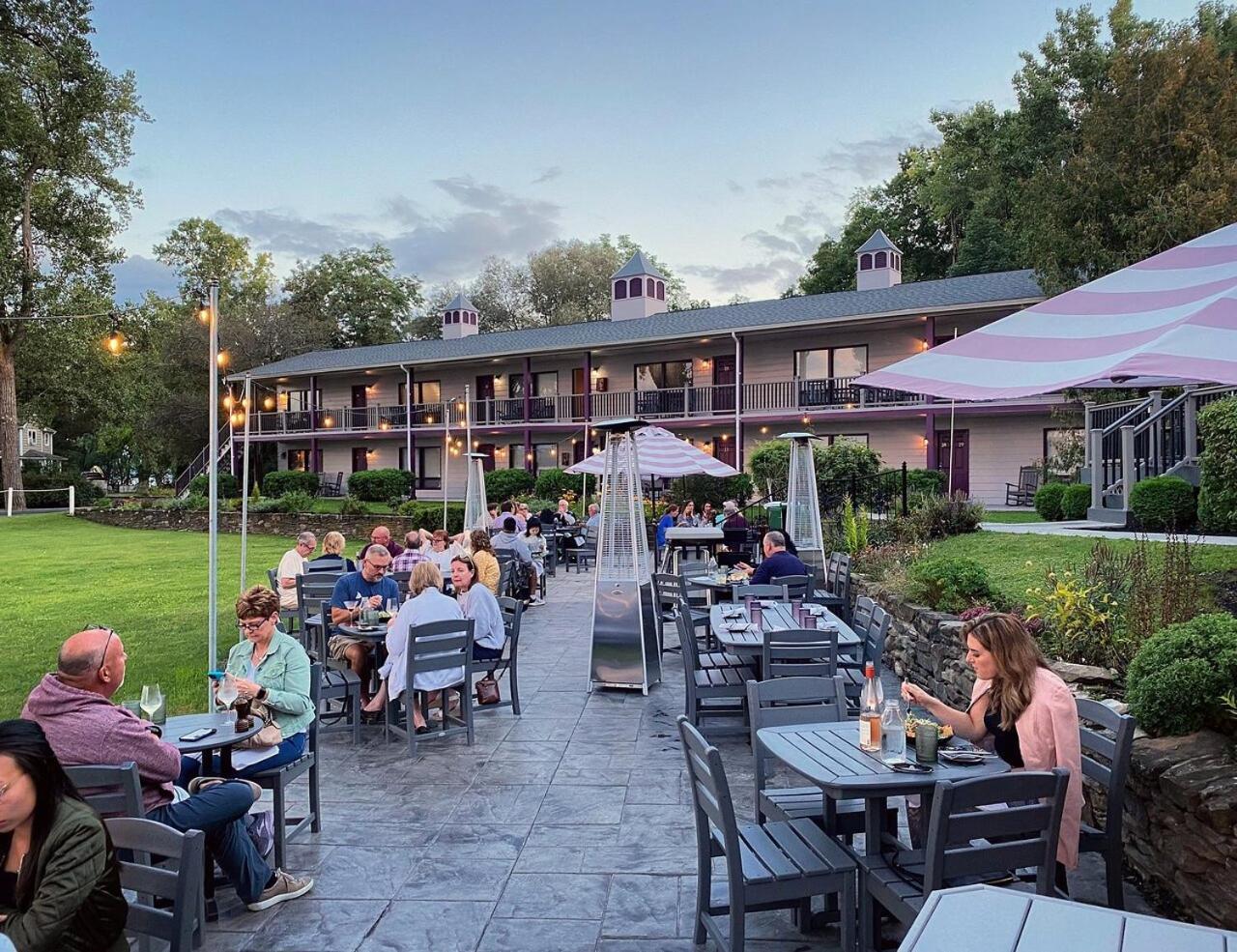 Plum Point Lodge Himrod Eksteriør bilde