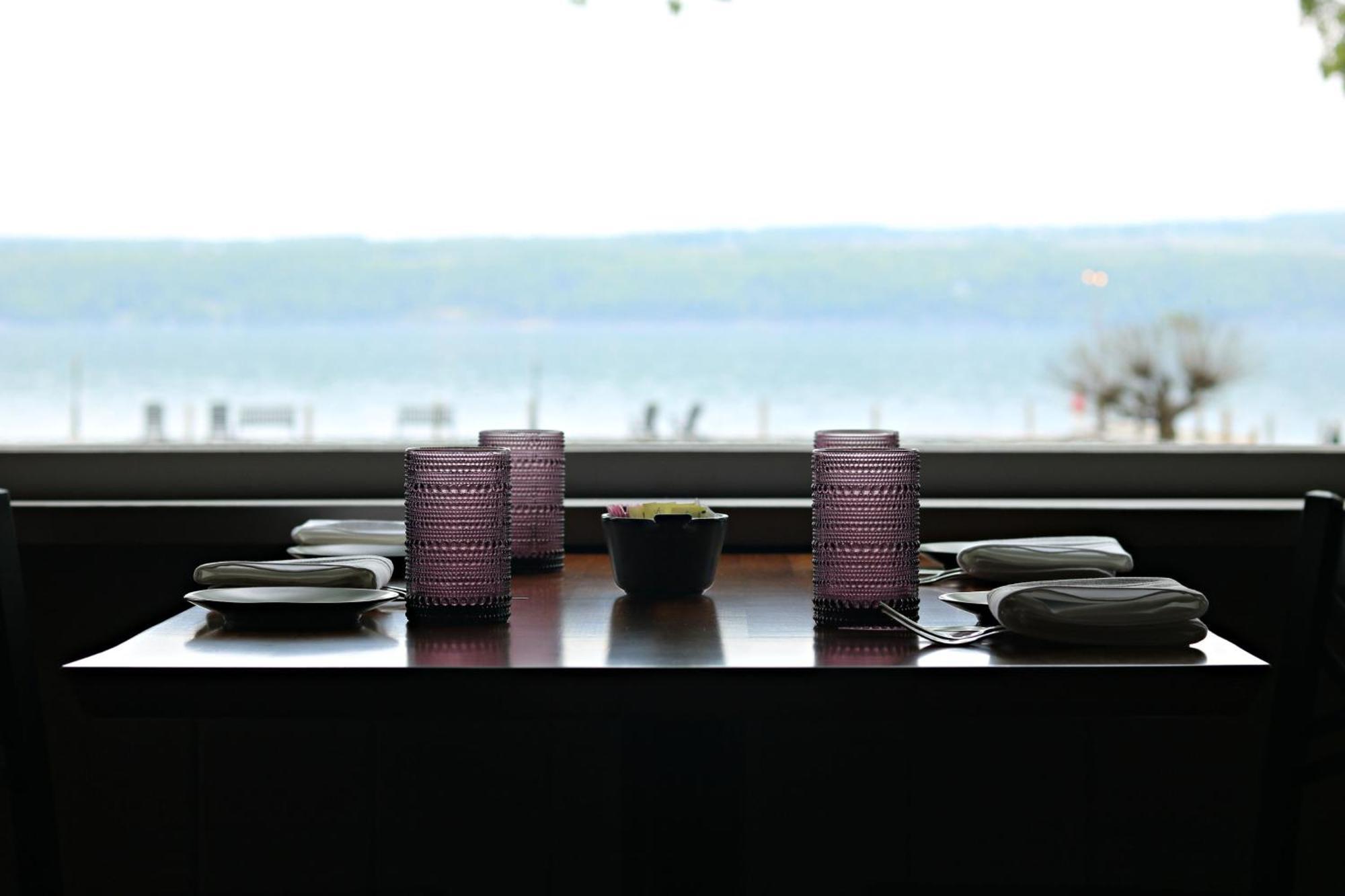 Plum Point Lodge Himrod Eksteriør bilde